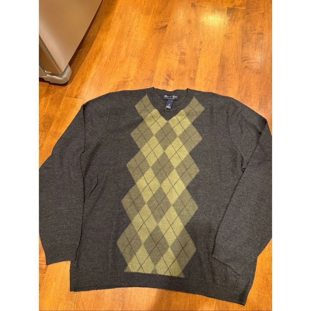 Men’s Davis & Squire 100% extra fine merino wool sweater